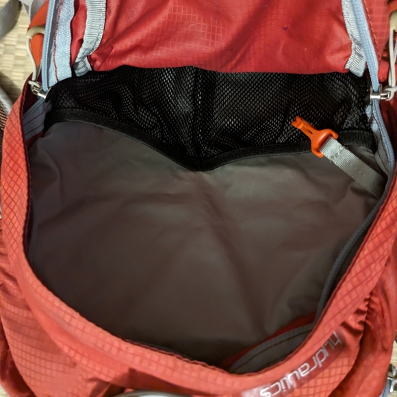 Osprey Raptor 14 Red Hydration Backpack - Picture 4 of 7